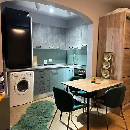 Delir Apartment *